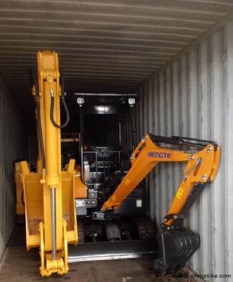 恒特重工HT21微型挖掘機出口至迪拜_馬斯客工程機械網(wǎng)